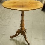 815 7429 PEDESTAL TABLE